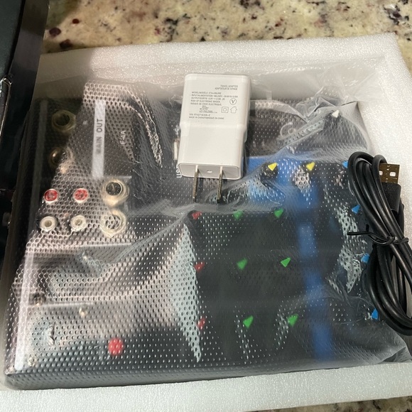 Audio Mixer 4 Ch With Usb Connection For Pc - Picture 6 of 7